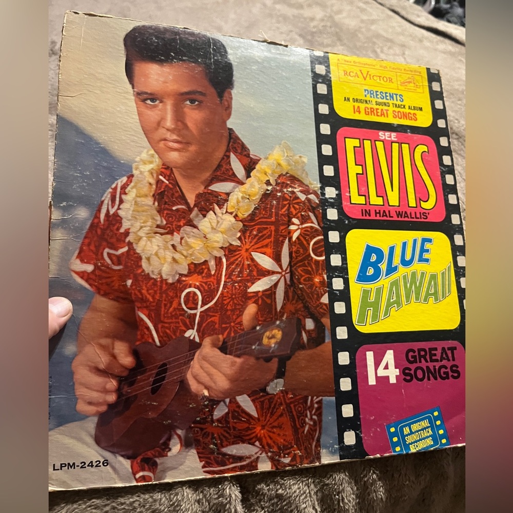 Elvis Presley Blue Hawaii RCA Stereo Vinyl LP record .